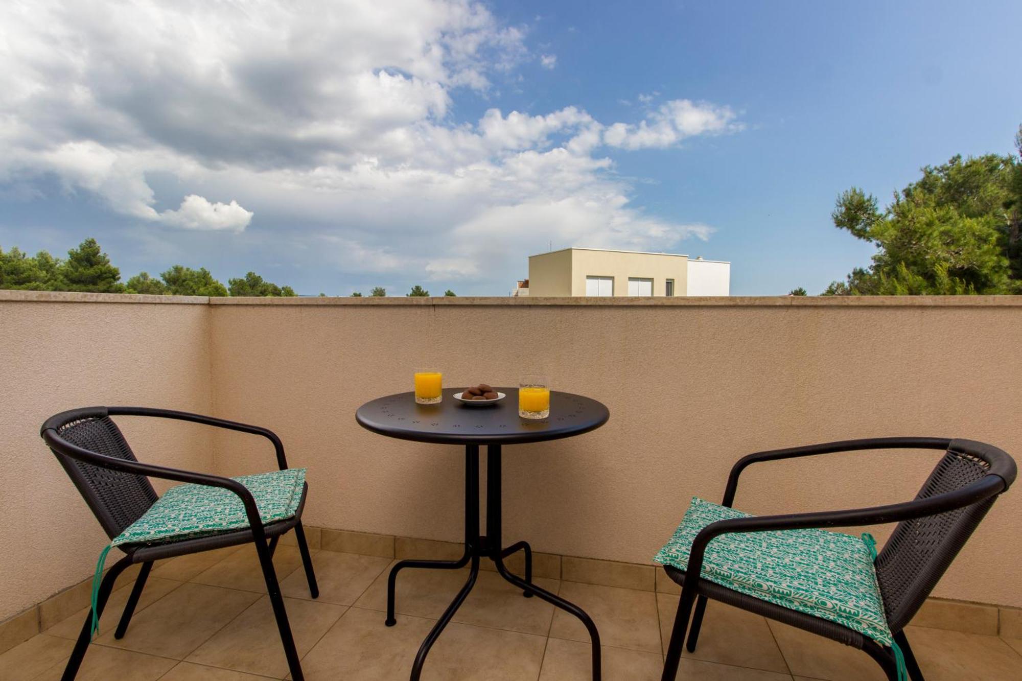 Apartmani Gnjidic Srima Exterior photo