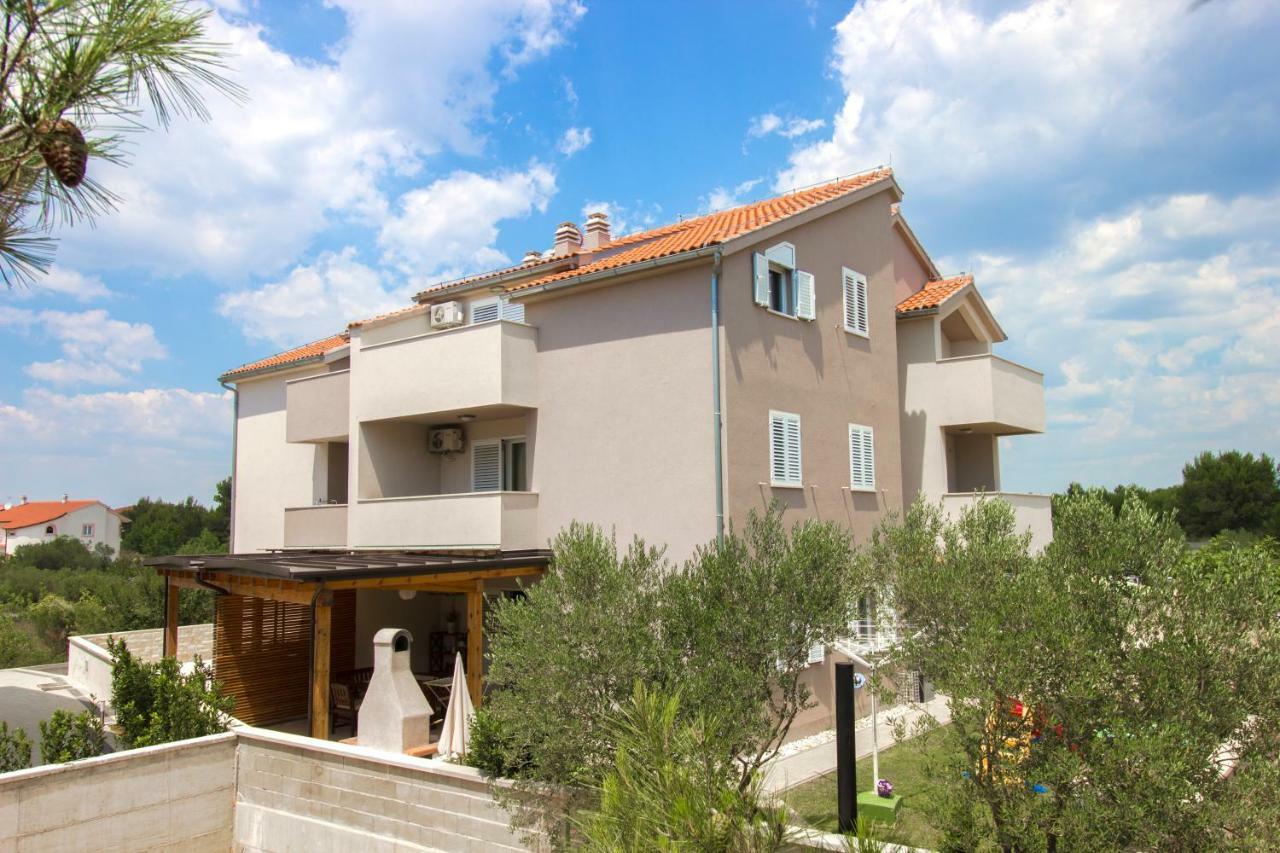 Apartmani Gnjidic Srima Exterior photo